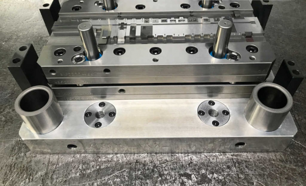 Технология вырубки металла штампом.