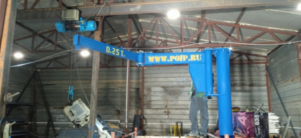 Отгружен двухплечевой консольный кран