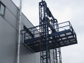 Мачтовые грузовые подъемники – особенности конструкции и сферы применения