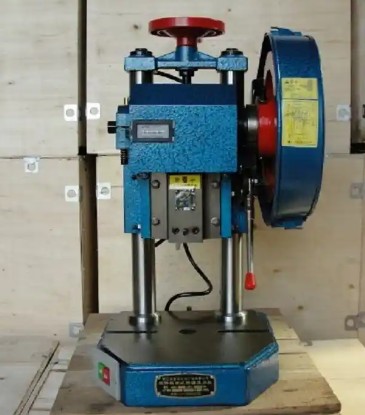 На склад поступили пробивные пресса JB04-0.5T, JB04-1T, JB04-1.5T, JB04-2T, JB04-3T, JB04-4T