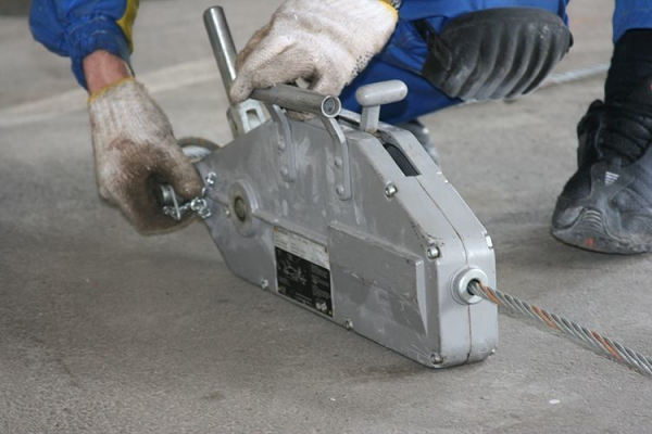 Как работают монтажно-тяговые механизмы