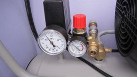 РЕГУЛИРОВАНИЕ ДАВЛЕНИЯ У ПОРШНЕВОГО КОМПРЕССОРА