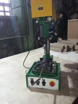 Устройство настольного сверлильного станка на примере модели 2М112