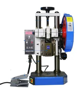 На сайт добавлены новые фото и видео работы станка JB04