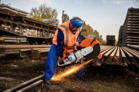 История появления рельсорезного станка