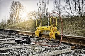 Рельсовые разгонщики стыков