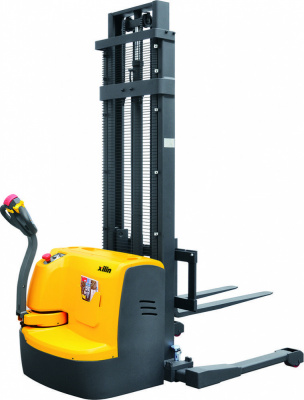 Штабелер самоходный 1,5 т 3,0 м XILIN CTDR15-III регулируемая ширина вил и опор (сопровождаемый)